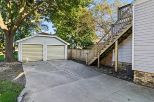 713 S 16th St, Manitowoc, WI 54220 - Photo 3