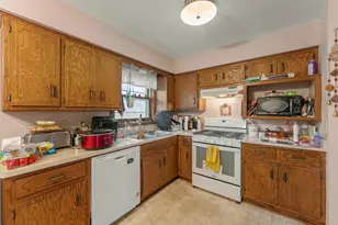 3439 S Clement Ave, Milwaukee, WI 53207 - Photo 17