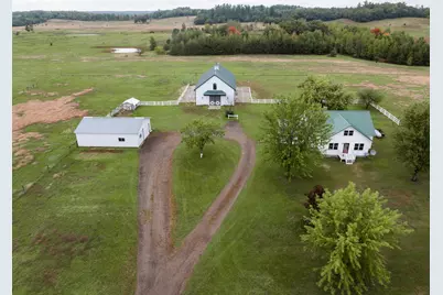 W8686  Cottonville Ave, Dakota, WI 54982 - Photo 3