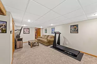 16401 W Addison Ave, New Berlin, WI 53151 - Photo 21
