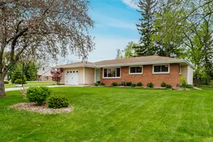 16401 W Addison Ave, New Berlin, WI 53151 - Photo 27
