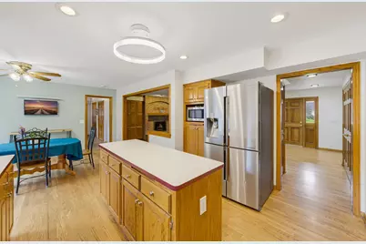 149  Hickory Dr, Delafield, WI 53018 - Photo 13