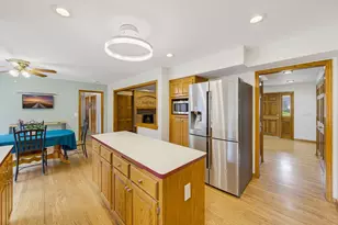 149 Hickory Dr, Delafield, WI 53018 - Photo 13