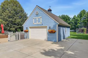 149 Hickory Dr, Delafield, WI 53018 - Photo 45