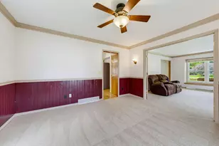149 Hickory Dr, Delafield, WI 53018 - Photo 25