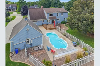 149  Hickory Dr, Delafield, WI 53018 - Photo 17