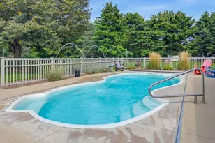 149 Hickory Dr, Delafield, WI 53018 - Photo 19