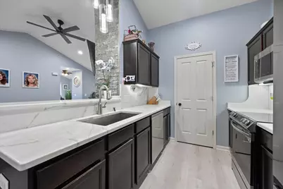 5427 W Cobblestone Way #D, Franklin, WI 53132 - Photo 11