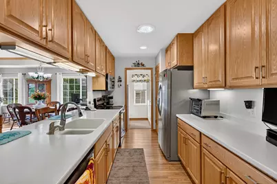 458  Simon Dr, Hartford, WI 53027 - Photo 3