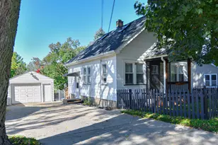 1462 Cleveland Ave, Waukesha, WI 53186 - Photo 1