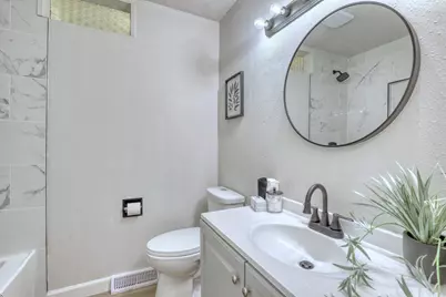 5406 N Shasta Dr, Glendale, WI 53209 - Photo 5