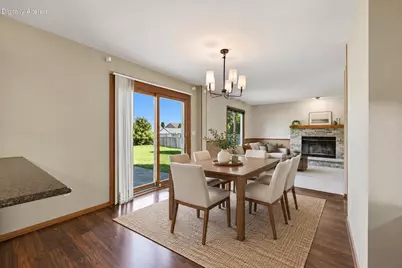 10360 S Mockingbird Ln, Oak Creek, WI 53154 - Photo 15