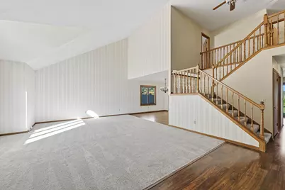 10360 S Mockingbird Ln, Oak Creek, WI 53154 - Photo 5