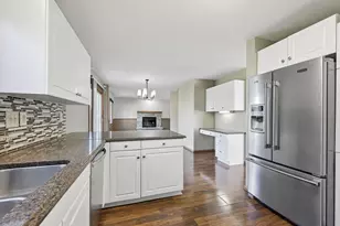 10360 S Mockingbird Ln, Oak Creek, WI 53154 - Photo 13