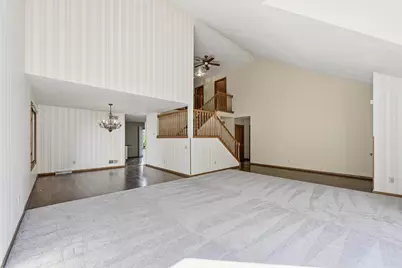 10360 S Mockingbird Ln, Oak Creek, WI 53154 - Photo 7