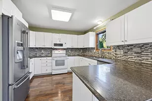 10360 S Mockingbird Ln, Oak Creek, WI 53154 - Photo 11