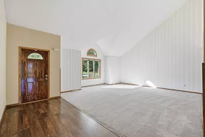 10360 S Mockingbird Ln, Oak Creek, WI 53154 - Photo 3