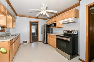 3120 S 24th St, Milwaukee, WI 53215 - Photo 11