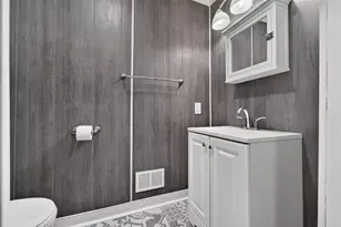 1224 S 25th St, Milwaukee, WI 53204 - Photo 11