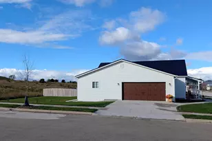 243 Binsfeld St, Belgium, WI 53004 - Photo 3
