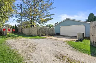 2122 29th St, Kenosha, WI 53140 - Photo 33