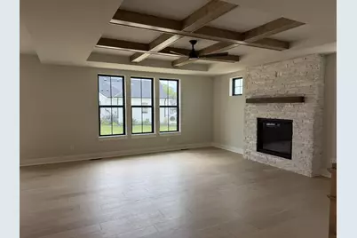 N66W21225  Sweet Clover Dr, Menomonee Falls, WI 53051 - Photo 5