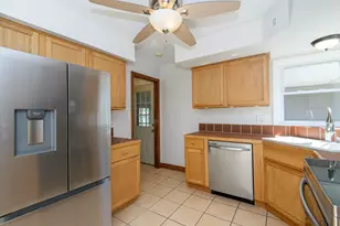 N87W17919 Queensway -, Menomonee Falls, WI 53051 - Photo 11