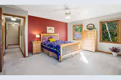 2728  Stonebridge Dr, Racine, WI 53404 - Photo 17