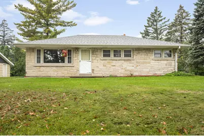725 S Bobolink Dr, Brookfield, WI 53005 - Photo 1