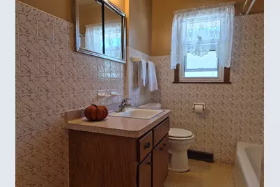 2240 W Leroy Ave, Milwaukee, WI 53221 - Photo 7