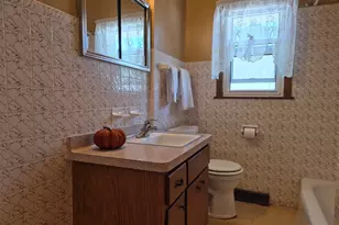 2240 W Leroy Ave, Milwaukee, WI 53221 - Photo 7