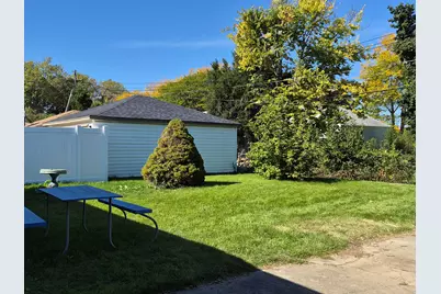 2240 W Leroy Ave, Milwaukee, WI 53221 - Photo 19