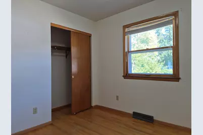 2240 W Leroy Ave, Milwaukee, WI 53221 - Photo 9
