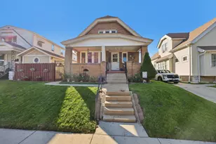 2923 S 15th Pl, Milwaukee, WI 53215 - Photo 1