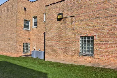 8621 W Greenfield Ave, West Allis, WI 53214 - Photo 27