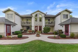831 Quinlan Dr, Pewaukee, WI 53072 - Photo 1