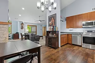 831 Quinlan Dr, Pewaukee, WI 53072 - Photo 7