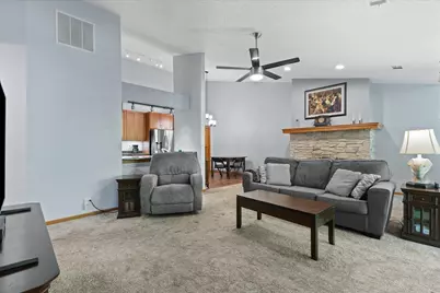 831  Quinlan Dr #H, Pewaukee, WI 53072 - Photo 3