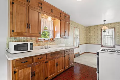 2759 S Humboldt Park Ct, Milwaukee, WI 53207 - Photo 11