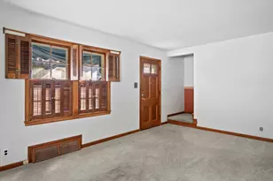2759 S Humboldt Park Ct, Milwaukee, WI 53207 - Photo 3