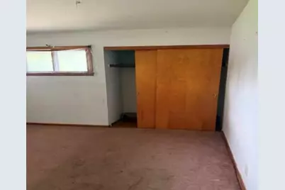 8817 W Custer Ave, Milwaukee, WI 53225 - Photo 7