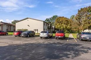 W170N11521 Armada Dr, Germantown, WI 53022 - Photo 7