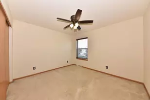 1511 Redtail Dr, Hartford, WI 53027 - Photo 21