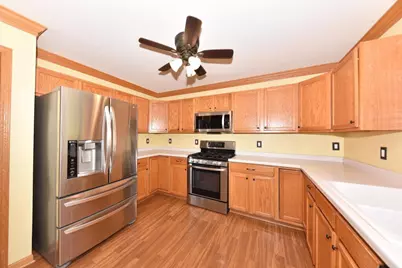1511  Redtail Dr, Hartford, WI 53027 - Photo 9