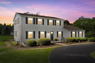 S31W30099 Sunset Dr, Genesee, WI 53189 - Photo 3