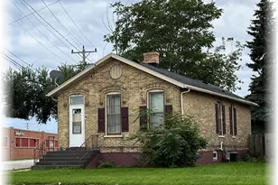 1601 Rapids Dr, Racine, WI 53404 - Photo 1