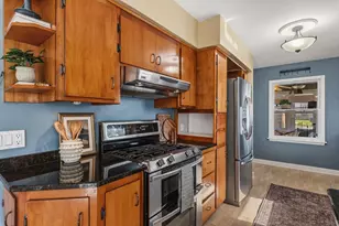 3848 N 101st St, Wauwatosa, WI 53222 - Photo 7