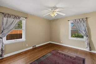 3848 N 101st St, Wauwatosa, WI 53222 - Photo 13