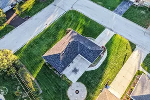 W244N6546 Westchester Dr, Sussex, WI 53089 - Photo 11