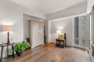 923 E Kilbourn Ave, Milwaukee, WI 53202 - Photo 21